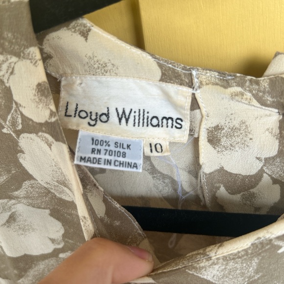 Floral silk dress! - Picture 5 of 5